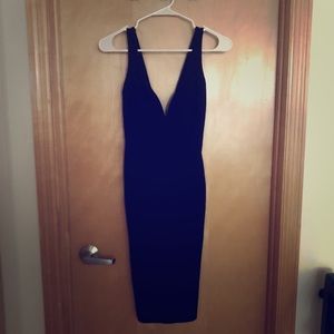 Lulu’s little black bodycon dress